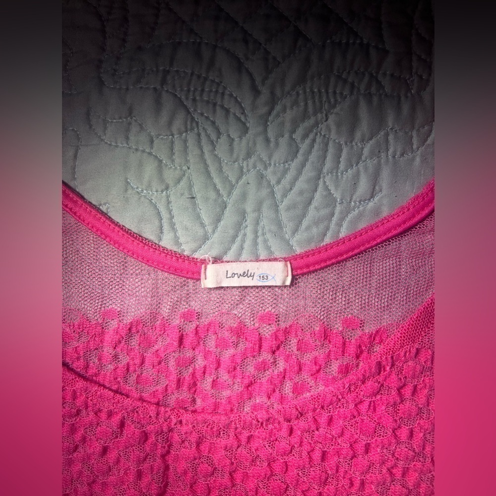 Pink lace hi/low shirt - Picture 5 of 5